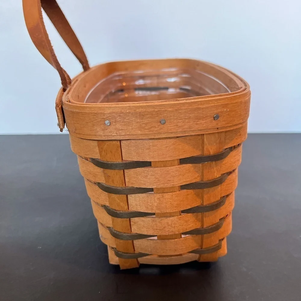 Longaberger Medium Key Basket with Heartland Green Accent Weaves